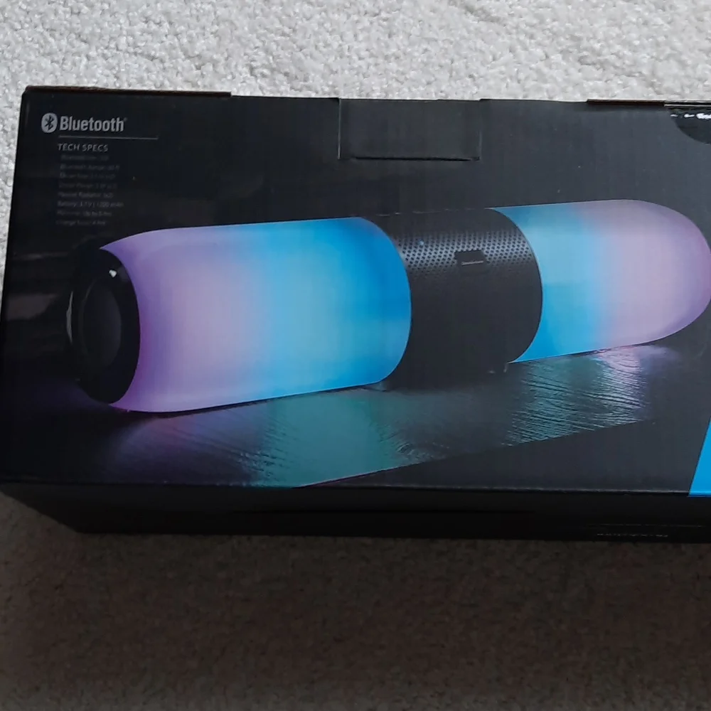 Brookstone LED dynamic wireless speaker - Picture 8 of 10